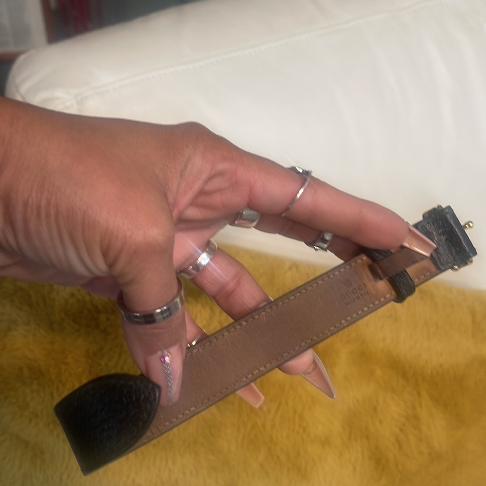 Selling men’s authentic Gucci cuff bracelet. Great condition - Picture 4 of 4